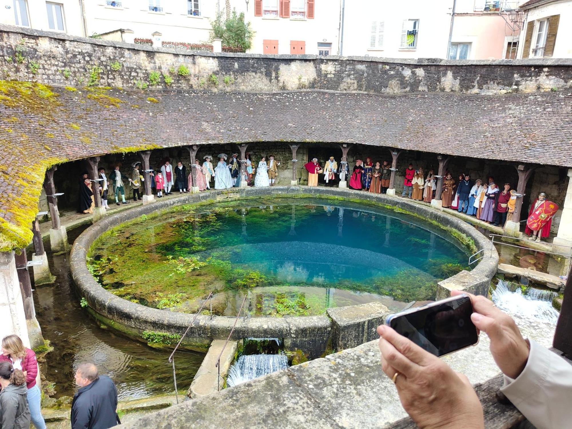 La Taniere Des Tanneries Panzió Tonnerre Kültér fotó