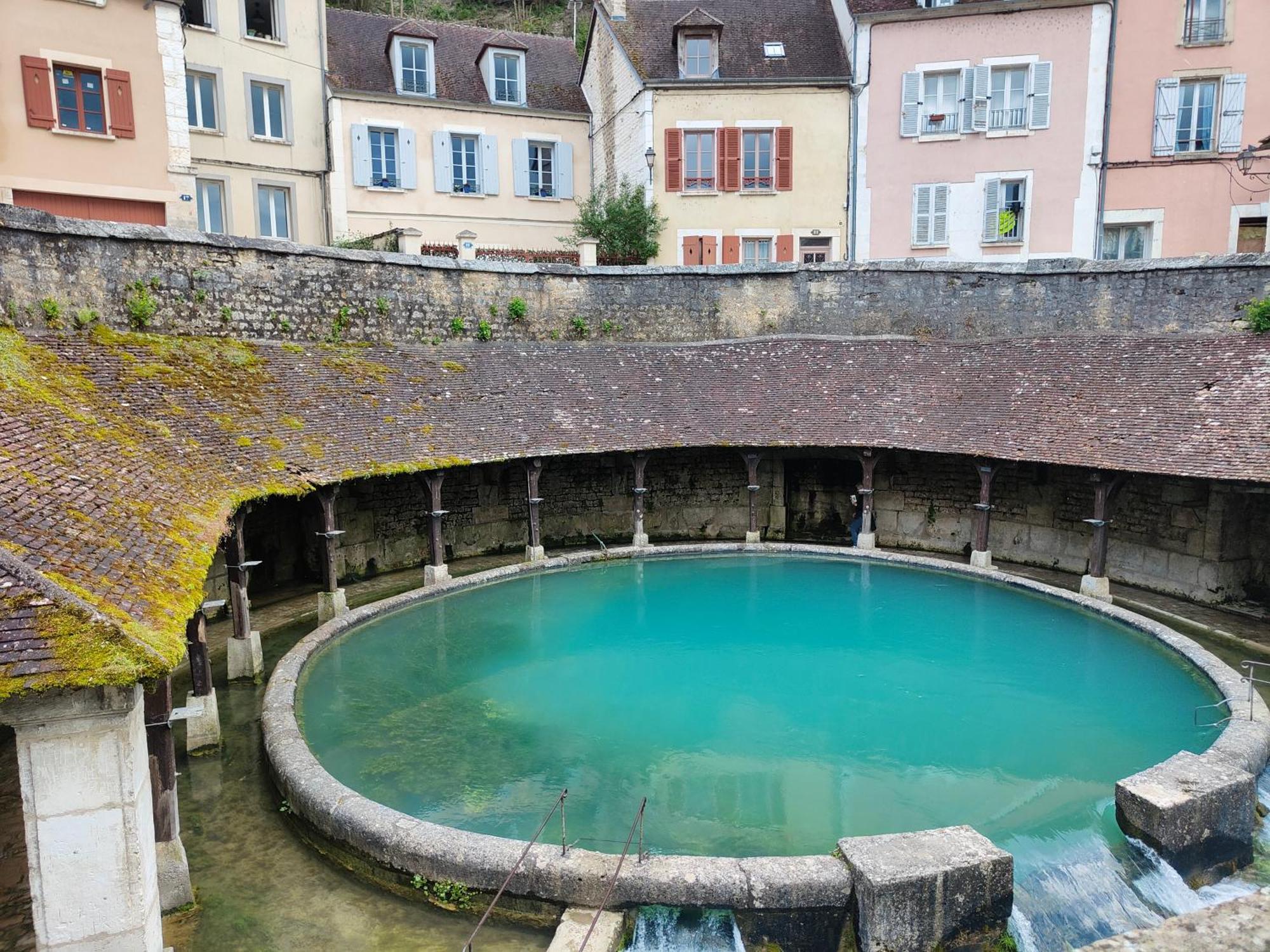 La Taniere Des Tanneries Panzió Tonnerre Kültér fotó
